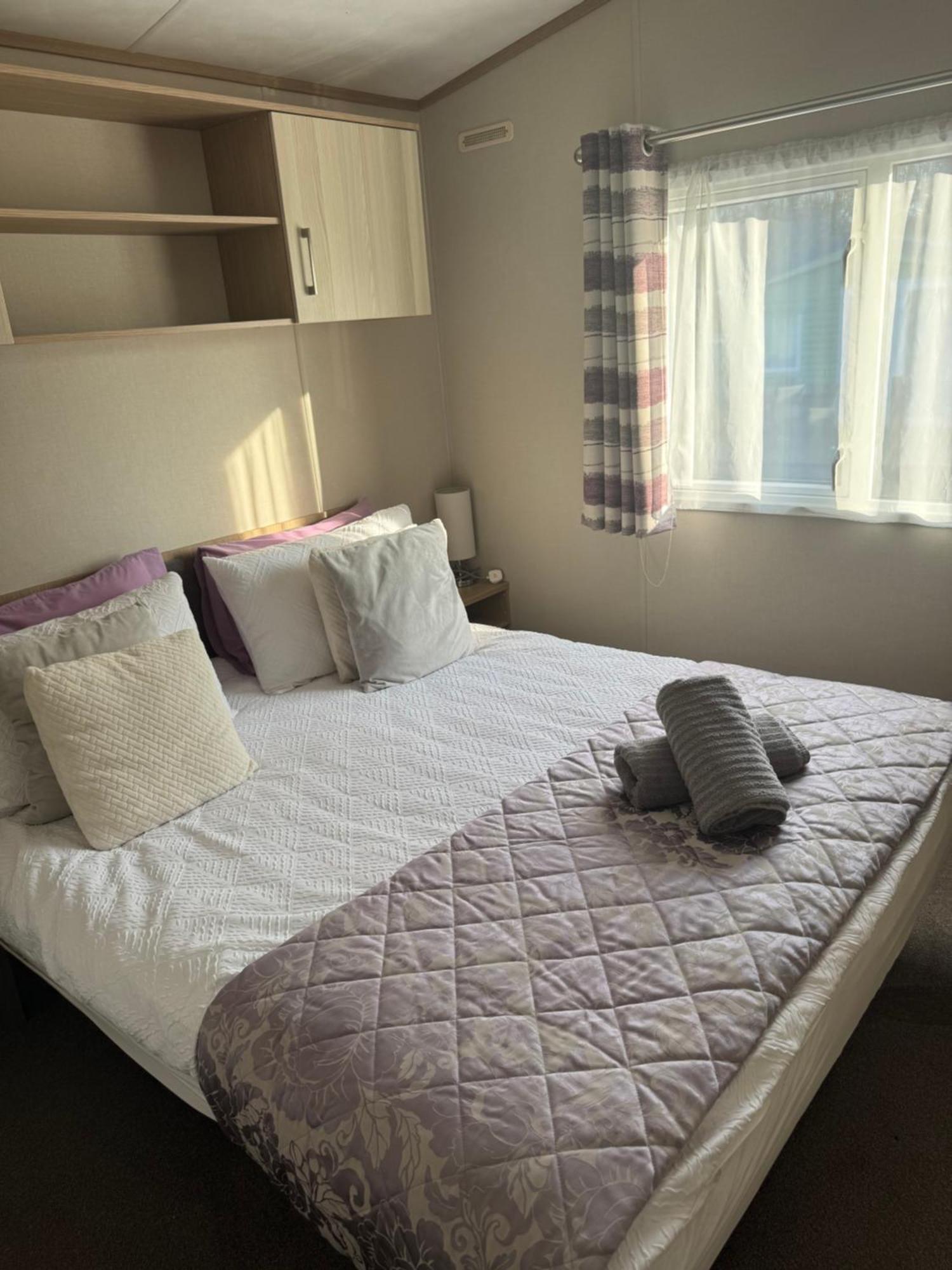 2 Bedroom Lakeview Lodge - Ensuite & Balcony Deck Carnforth Eksteriør bilde
